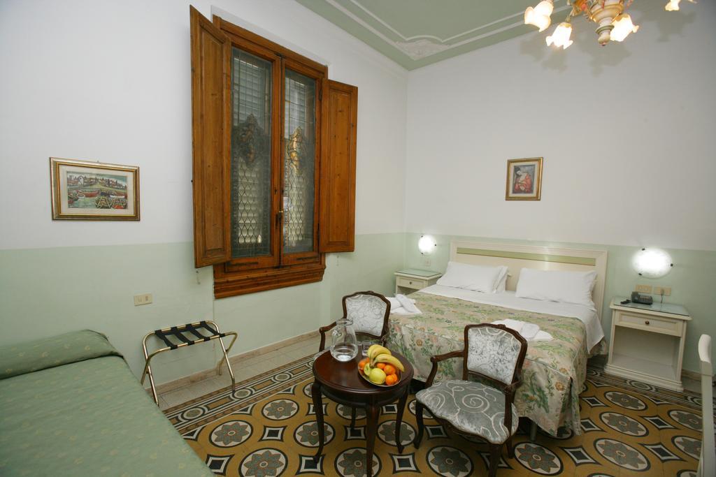 Hotel Desiree Florencie Exteriér fotografie